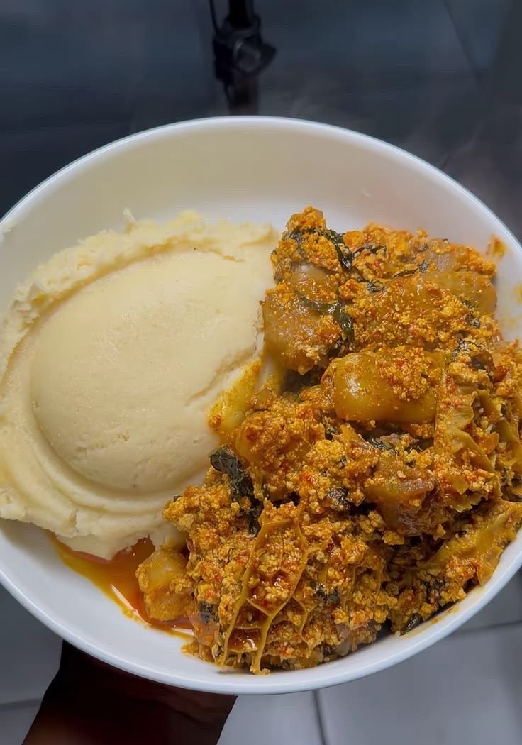 aisha47864's tweet photo. I’m not sorry to say this, but I will choose POUNDED YAM over any other swallow, over and over again!!!! 🥱🥱 https://t.co/I8TrHRYTWL