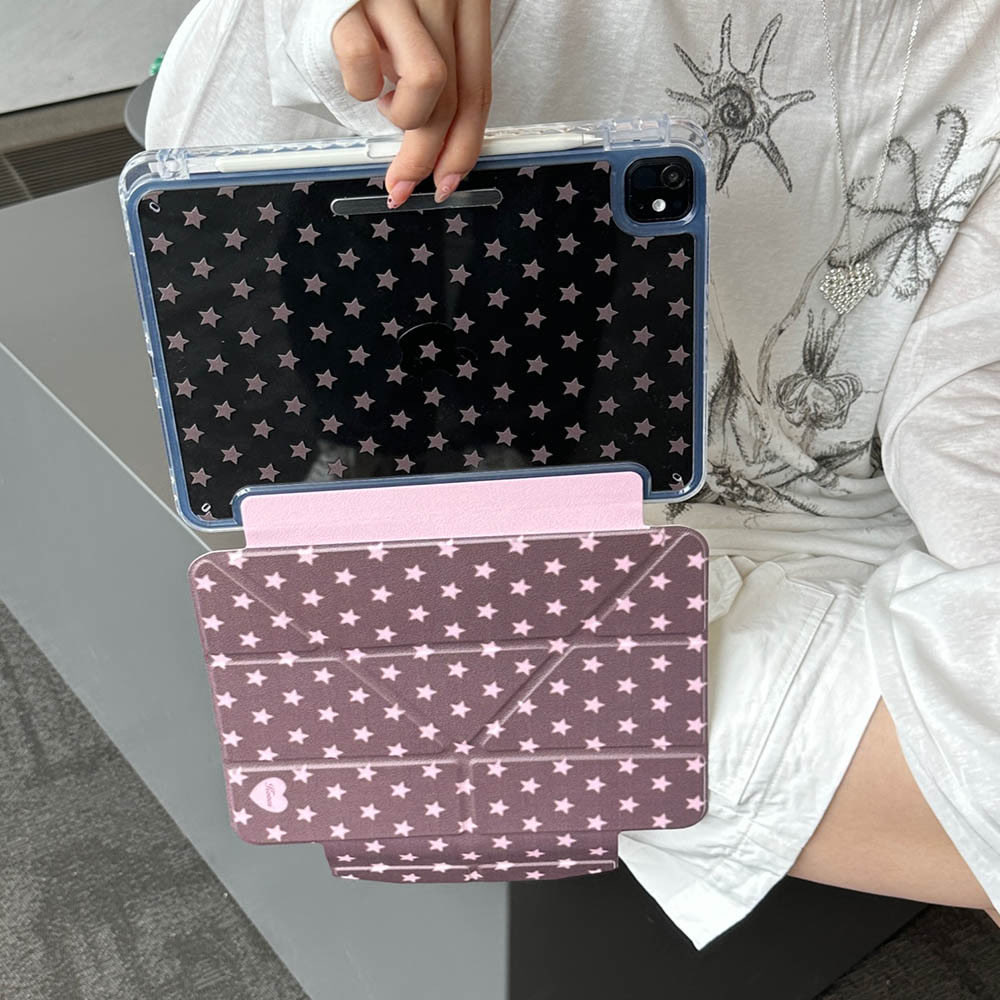 ywaupb's tweet photo. ป้ายยาเคส iPad ลายดาวสุดคิ้วท์ ⭐️ 
ตัวจริงน้องน่ารักมาก สีละมุนใจสุดๆ ตั้งได้หลายระดับ ใช้งานสะดวกแถมใจเจิมความสดใสให้โต๊ะทำงานขึ้นเป็นกองเลย ใครสายหวานสายเกาหลีต้องมีแล้วนะ 💖✨
#รีวิว #รีวิวสินค้า #รีวิวของใช้ #ของแต่งบ้าน #Shopee #fyp #fy #feed #ฟีด #ShopeeAffiliate https://t.co/CS8ZQszQgn