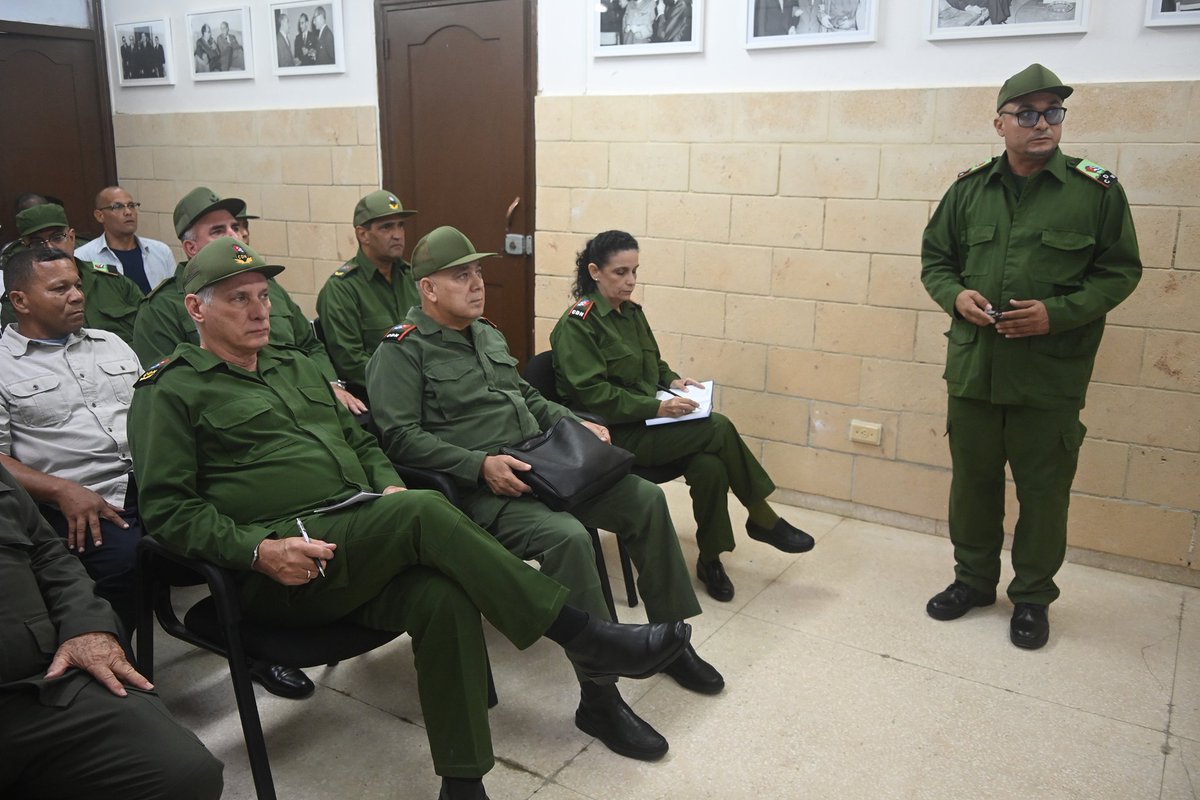 CalexChill's tweet photo. La preparación para la defensa es una prioridad del país, junto al tema económico y social.
#CubaNoEsUnaAmenazaElBloqueoSí https://t.co/D5fpxkdhav