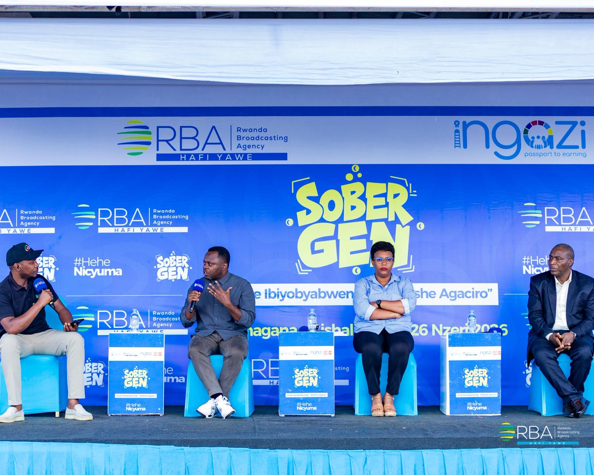 RwandaYouthArts's tweet photo. Min. @jnabdallah yitabiriye ikiganiro #DusangireIjambo cya @Radiorwanda_RBA muri gahunda ya #SoberGen na #RBAHafiYawe yakomereje mu karere ka Rwamagana, umurenge wa Gishari.

Minisitiri yatanze ikiganiro ku insanganyamatsiko igira iti "Irinde Ibiyobyabwenge - Wiheshe Agaciro", cyayobowe n'Umunyamakuru Bright Turatsinze.

Yagarutse by'umwihariko ku rubyiruko Igihugu cyifuza, harimo: Urubyiruko rwita ku nshingano badategereje kubwirizwa, rufite ubushobozi mu buzima, mu bumenyi, no mu bukungu, rukorana ibakwe mu gushaka ibisubizo kandi rwihesha agaciro rukirinda kwiyandarika, no gukoresha ibiyobyabwenge ndetse n’ubundi bwomanzi.