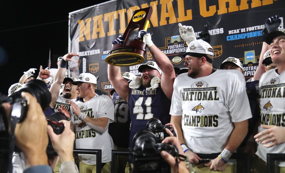 SkylineSportsMT's tweet photo. @Colter_Nuanez @Brooksnuanez @88tomcat @s_akem18 @NAU_Football The latest long-form from @colter_nuanez is about the "proof of concept" that #MSUBobcatsFB winning the #FCS title provided for the #BigSkyFB and the confidence it gives the league as the top league in the country 

https://t.co/9ei7jQd2ze https://t.co/BiM29tr3Hs