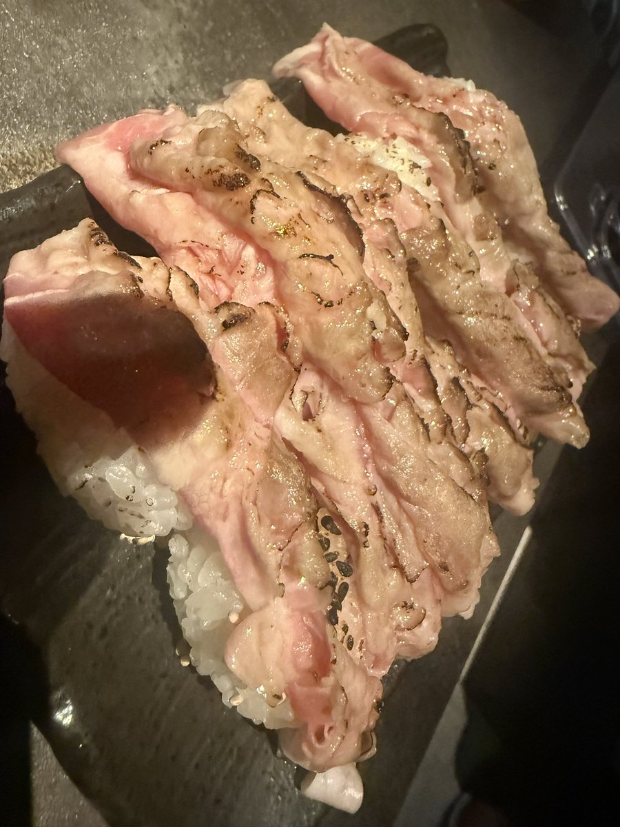 arika_sp's tweet photo. 26‘道オフ振り返り4日目その②
牧場から帰り途中空港で甘味補給。
当然戻りの電車では爆睡。
ホテル休憩後、その後有志にてラムしゃぶのお店へめちゃくちゃ美味しかった。
出汁をいろいろ選べるのでまた違った味を試してみたい。
#予言者北海道オフ https://t.co/WVdXrpuGGK