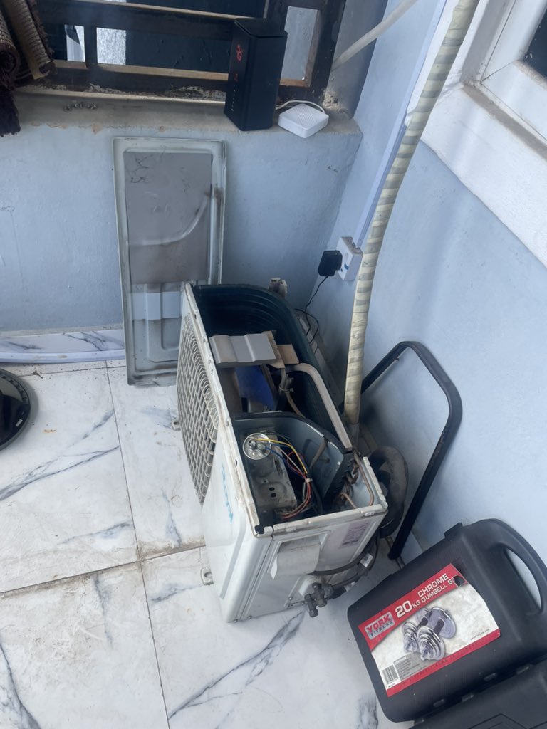 MrChizzyMe's tweet photo. Servicing AC is another sign of poverty 😤

We suppose Dey buy NEW one if e Spoil https://t.co/6FLjO0uLcf