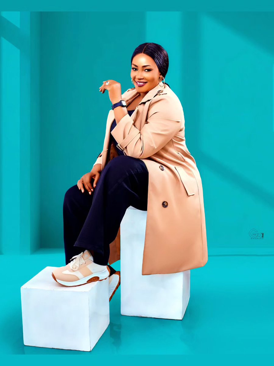 CicelyWitto9a's tweet photo. Smiling into the New Year with positive energy and fresh dreams

Studio moments that radiate confidence — Gxone Studios. https://t.co/1d9mJoOn1R