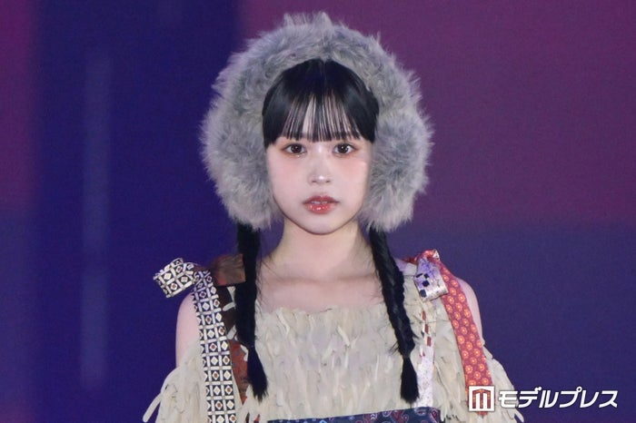 modelpress's tweet photo. 【♥️Rakuten GirlsAward 2026 A/W🍰🍭】

「GTO」カジサック長女・梶原叶渚
ネクタイパッチワークのミニドレス着こなす

ボリューム感あるイヤーマフで小顔際立つ
https://t.co/NfhkgOSLha

#ガルアワ2026AW https://t.co/mzarSpciUY