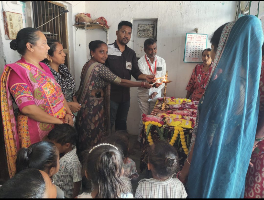 VisajiThakor's tweet photo. સેન્ટર &amp; પોસ્ટ ઓફિસ એજન્ટ > આંબલીયાસણ સ્ટેશન
👤 પત્રકાર વિસાજી ઠાકોર > 📞 મો.: ૯૯૦૪૨૬૨૫૦૦
​#VisajiThakor #AkhandBharatNews #Ambliyasan #CSC #PostOfficeAgent #JanSeva #DigitalIndia #Gujarat #Journalism #CustomerTrust https://t.co/uQnLBmLyZQ https://t.co/aMzhfv7kZK