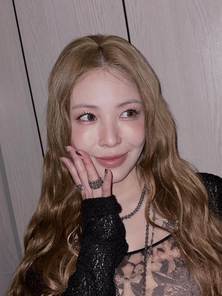 BoAslittlebirds's tweet photo. BoA in Taiwan omg🧎‍♀️

There's something about her at music festivals: Mother absolutely will look stunning 😍✨🤌🏽 

#BoA #보아 #BApal #베이팔 https://t.co/KOaM0PfJs2