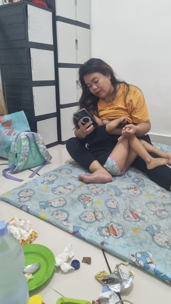 Choiroel6's tweet photo. Janda busui bikin sange.. https://t.co/OlXo8Gj6L8