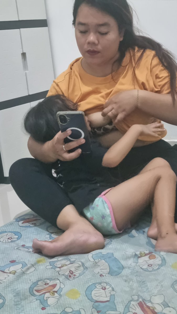 Choiroel6's tweet photo. Janda busui bikin sange.. https://t.co/OlXo8Gj6L8
