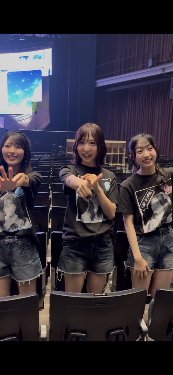 PU39547's tweet photo. 久しぶりの浮上

いい席いたねって言われて嬉しかったよ

沢山アピールありがとう😭

でも写真会当たらなかったよごめんね

また全握とHERO GATEで！

@yuiyui_maromaro https://t.co/oSfYsNbUF3