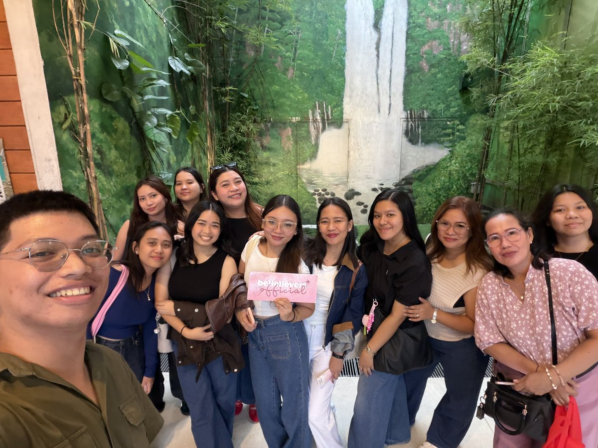 bellelieversofc's tweet photo. Thank you so much, @_teamkrystalofc, for having us at Krystal’s Advocacy &amp; Fanmeet Concert! 💗 

It was such a beautiful night filled with music, good energy, and a meaningful cause. So happy we got to be part of it! 

BECOMING KRYSTAL BEGINS 
#BecomingKrystalMejes https://t.co/0TKiDFuhKA