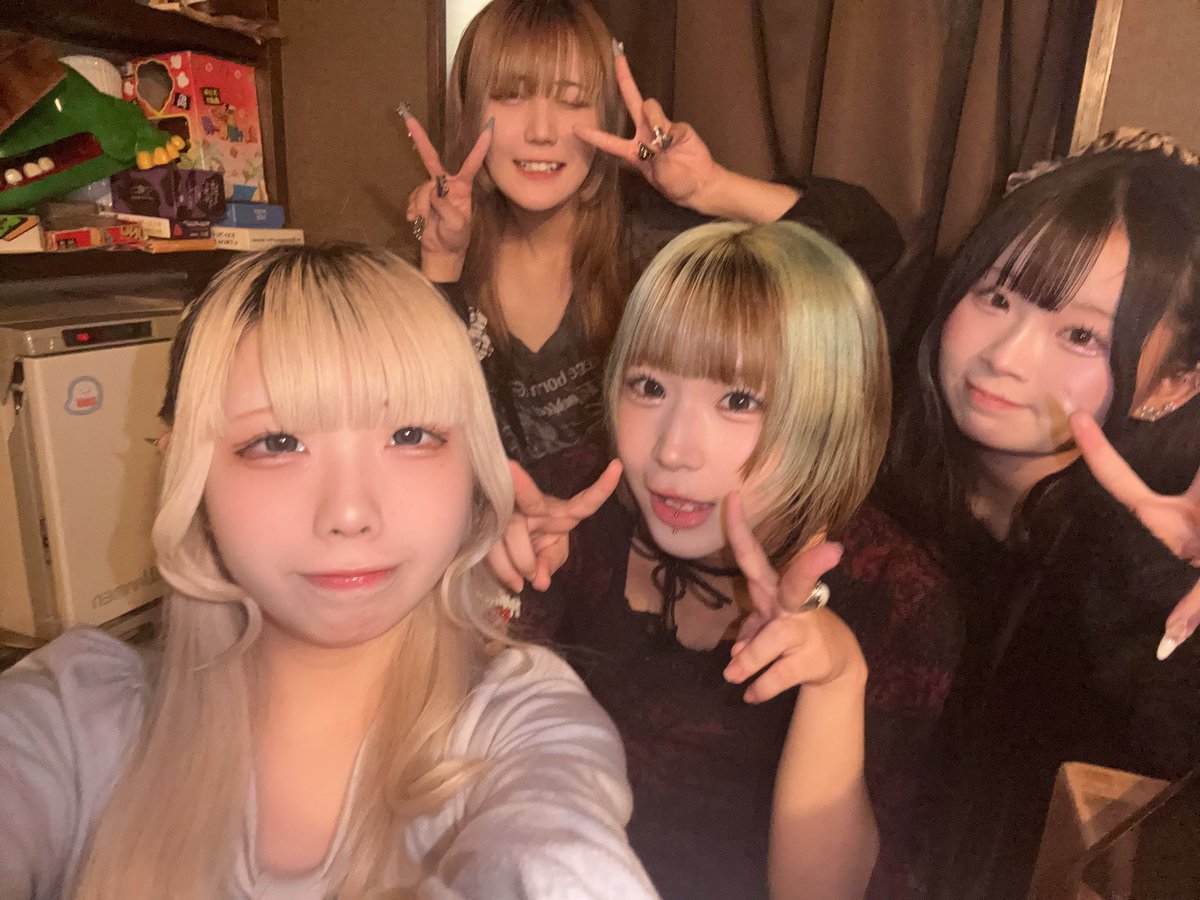 tkt__0__'s tweet photo. デート2日目出現中👻🌟

雨降ってる(߹ㅁ߹)💦💦みんなかわいいのに暇してますョ～…来ないの損してます！！きてね❣️❣️

#京都 #西院 #コンカフェ #自撮り界隈 https://t.co/LwrD6FkA3G