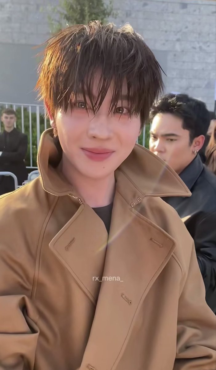 srttoei's tweet photo. โหหห บี๋เค้ายอมแล้ว 🫠

TLE​ FIRSTONE​ AT​ MFW​ 2027  
#MOSCHINOSS27xTLEFIRSTONE 
#Firstone https://t.co/VwUaJW0yjz