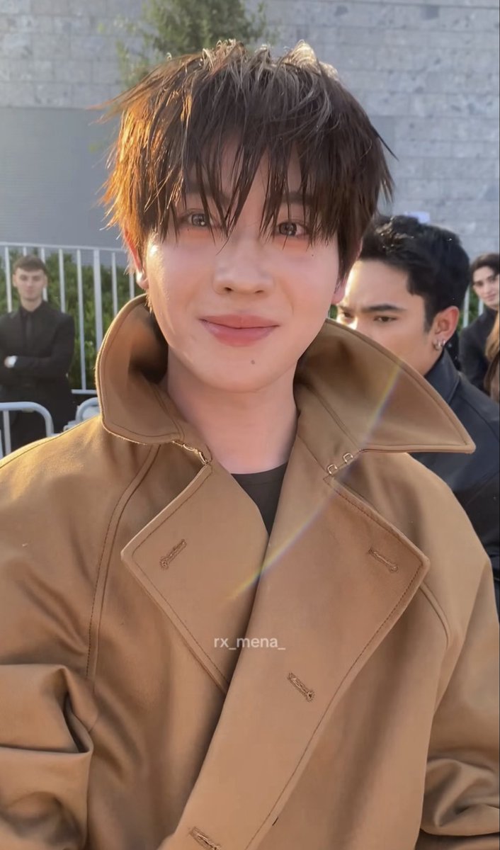 srttoei's tweet photo. โหหห บี๋เค้ายอมแล้ว 🫠

TLE​ FIRSTONE​ AT​ MFW​ 2027  
#MOSCHINOSS27xTLEFIRSTONE 
#Firstone https://t.co/VwUaJW0yjz