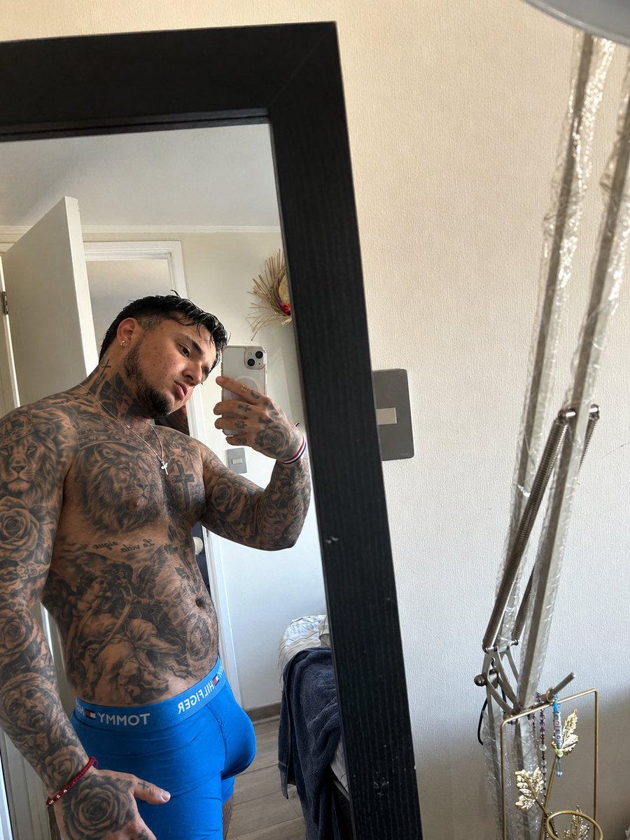 Eliezer47457075's tweet photo. Con Tattoo o sin ? 😏 https://t.co/83j2XrbAkY
