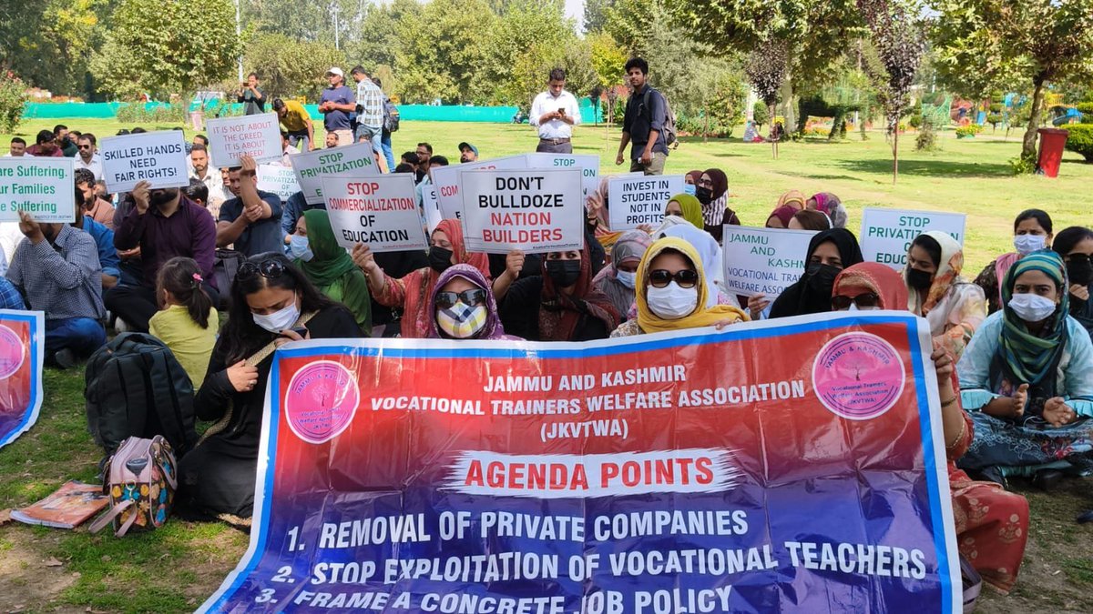 KNSKashmir's tweet photo. #KNSUPDATE || Vocational Trainers continued their peaceful protest for the 3rd consecutive day at Floriculture Park Srinagar,pressing for the implementation of recommendations already submitted by the Dir's of School Education regarding removal of outsourcing system in vocational education.