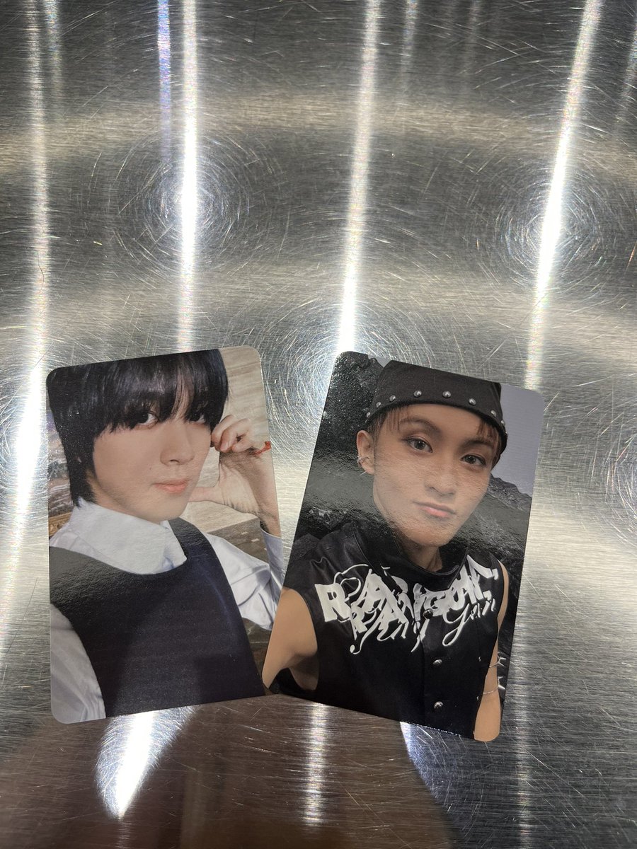 cilatatolite's tweet photo. hasil jyajyan di kpop merch lotte mall, dapat mantan dan echan 😋🫰🏼💗 https://t.co/5C60pVqWsi