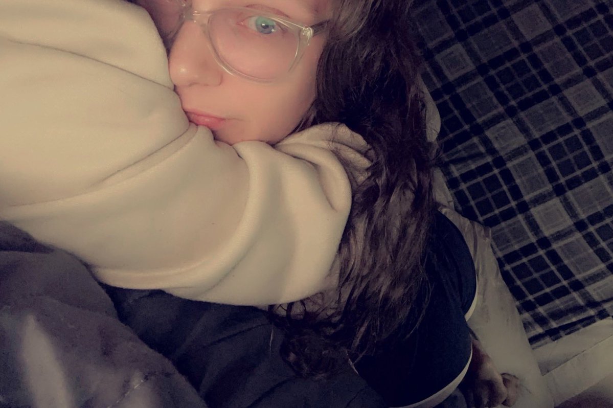 shyyyybabi1's tweet photo. taking cuddle applications 👀 https://t.co/HxuSDYGXsP
