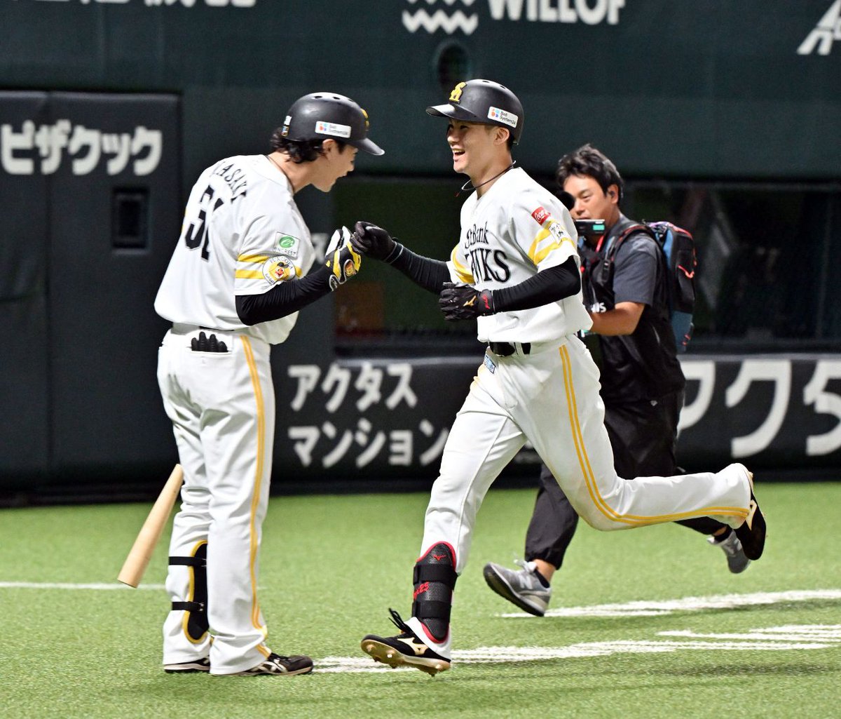 nishispo_hawks's tweet photo. 「ホームランバッターになりたいと思ったことはない」

プロ初アーチの庄子雄大選手

成長を後押しする「走」へのこだわり

#sbhawks
▼記事はこちらから▼
https://t.co/Q2GEY6HORU https://t.co/zTUkAnxuRT