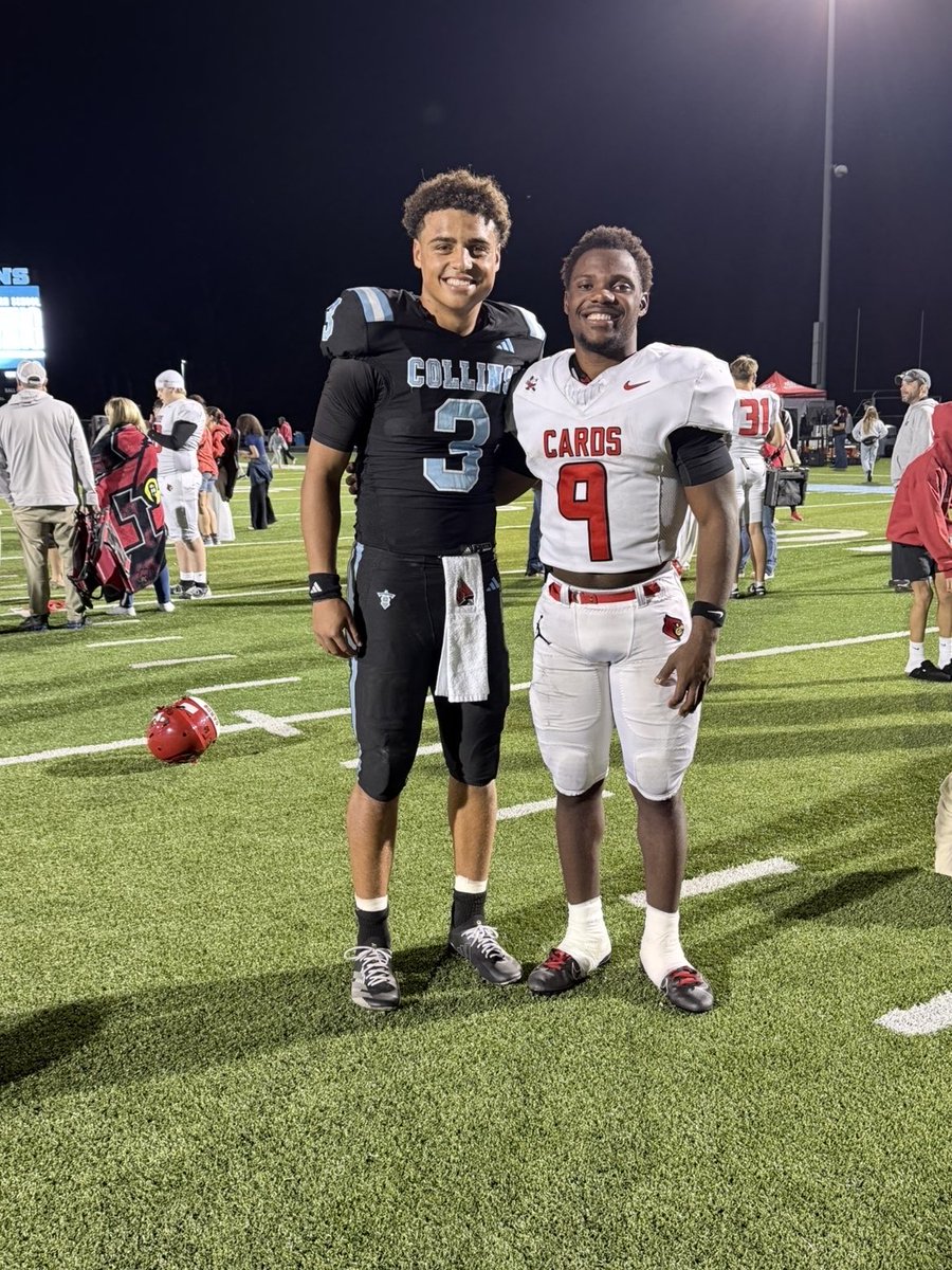 TimmyEmongo9's tweet photo. 🔴1-0 in district play 
🔵18 CARRIES 170 YARDS 6 TOUCHDOWNS (2 called back)
🔴9.4 YPC
🔵ALWAYS FUN PLAYING AGAINST MY FUTURE @BallStateFB ROOMMATE 
🔴#MRFOOTBALL26 
@oaksie72 @RivalsHS @kyhighs @KYHighFootball @kybigthings @NateInSports @JoshMooreKY https://t.co/2NbvnJ2KLs