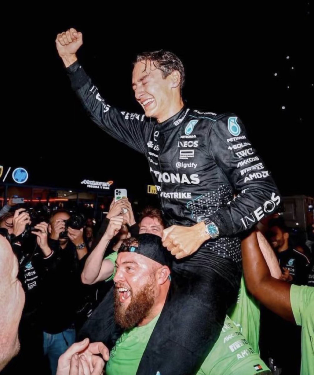russellcircuit's tweet photo. you'll forever be my elite employee anthony https://t.co/7mnflJyw97