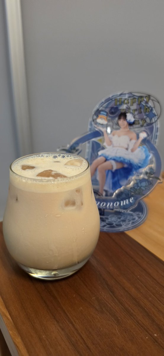 nabelibe7's tweet photo. さぁ飲むか🍻

今日はうみちゃんの誕生日だから…
9月26日の誕生酒「ムーニー・オ・レ」

甘くて美味しい、無限に飲めるや〜つ🎵
うみちゃんねる見ながらのんびり楽しも✨

@sinonome_umi 
#東雲うみ
#誕生日
#誕生酒
#ムーニーオレ
#カクテル

意外と手元に材料があった
終売したビスコタは無いけど💦 https://t.co/3Bo5LyePiT
