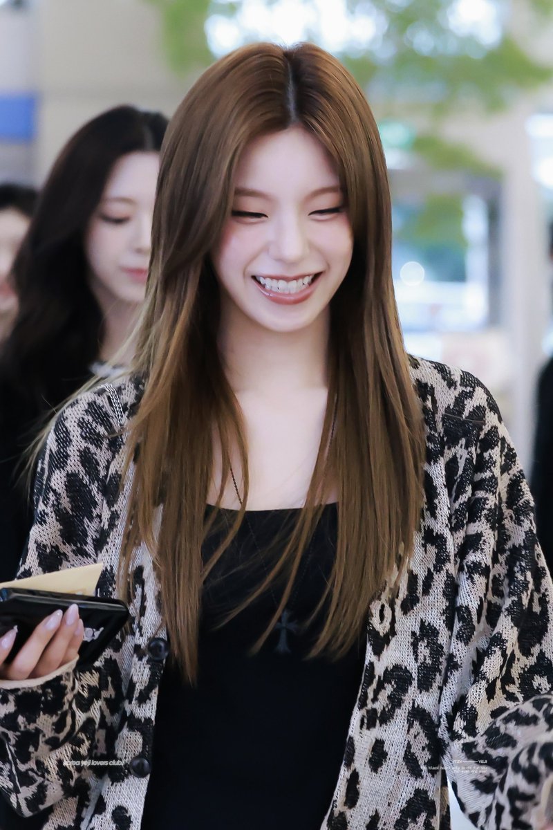 heartitzy's tweet photo. ㅎㅎㅎㅎㅎ아기여워 쾅쾅쾅👊👊👊 웃는거 진짜 세상에서 젤기여운듯 이래도 강아디가 아니라고표범이되고싶은 강아디가 아니라고 https://t.co/VxmXwyo0Bm