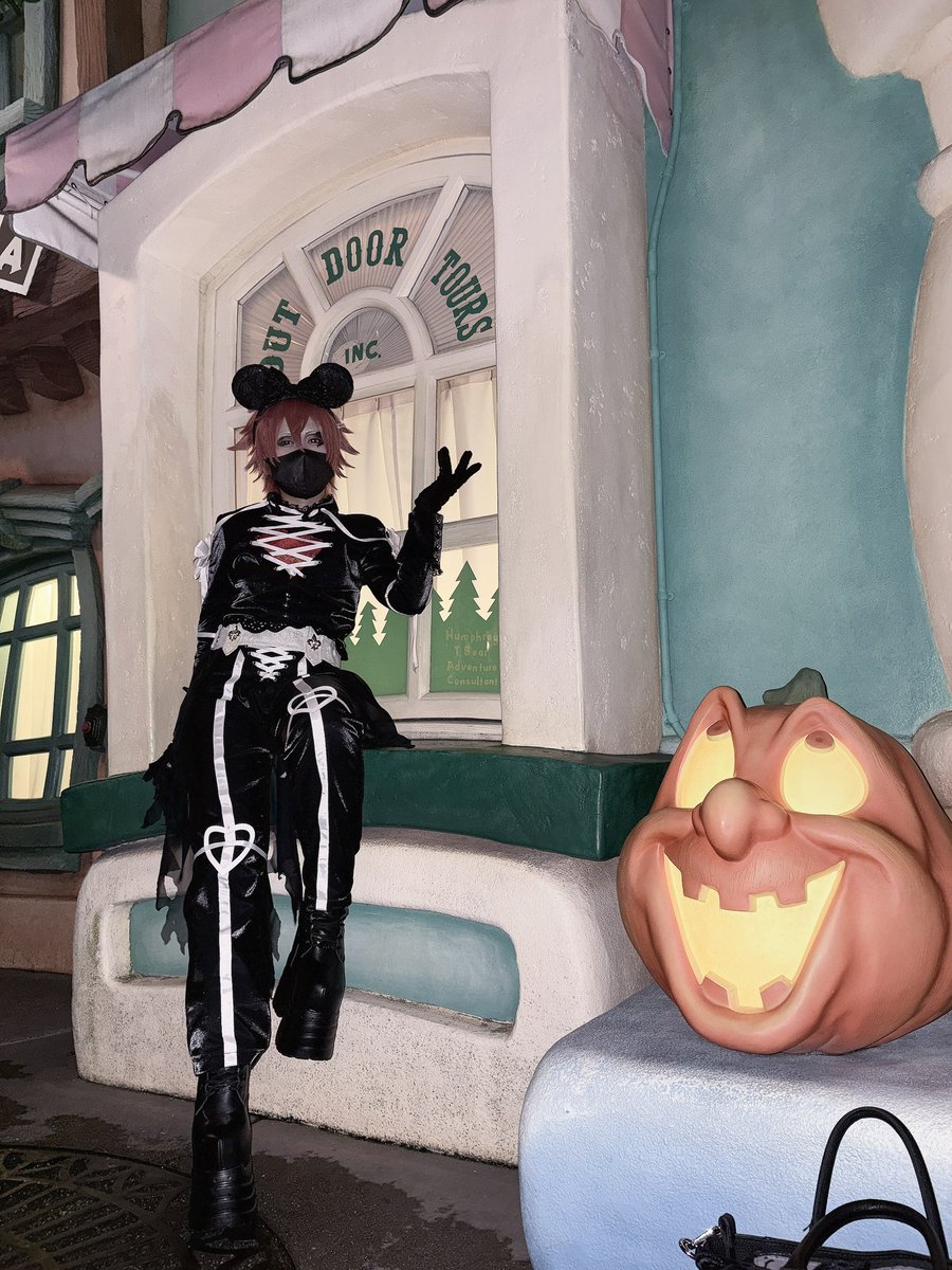 ricchan_cos's tweet photo. 今日は❤️👻でインパ🕸

お友達が沢山撮ってくれた♡！

かっこいい♠️👻とお写真撮れて嬉しすぎた、、

#Dハロ仮装2026
#Dハロツイステ仮装 https://t.co/mJgcvZAk5L