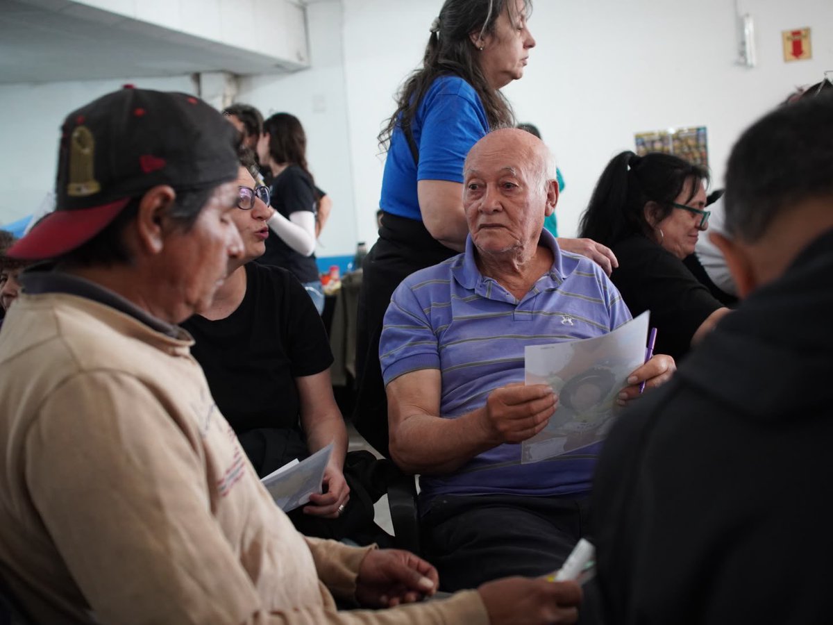 juanmonteverde's tweet photo. Arrancando el cuarto Monteverde Te Escucha. Hoy en el Oeste. La propuesta es la misma que vamos a llevar a los seis distritos de Rosario: que la gente hable, y que la política escuche. https://t.co/AjvvcVovM1