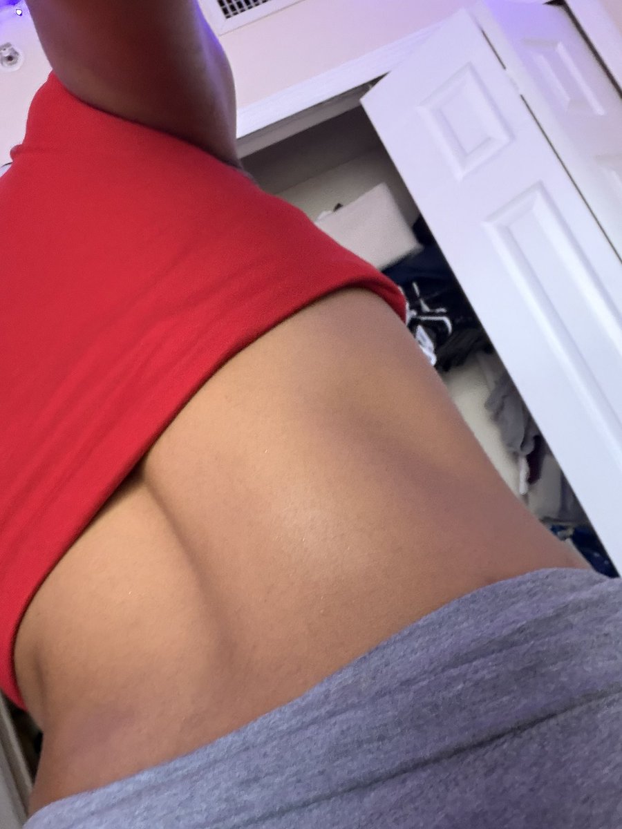 jaydasinterlude's tweet photo. Debating between dermals or a tramp stamp https://t.co/V0MZFULO7c