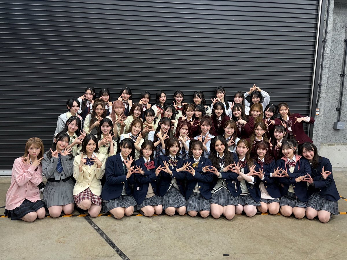 mayuu_masai0301's tweet photo. #AKBサンコンコン 
2公演ありがとうございました！！

曲数も多かったので、ほやほやの達成感を感じながら綴っています♪💃

私のセンター曲は
『偉い人になりたくない』でした！💚
そして、難しい曲にもたくさんチャレンジしました〜(*´-`)// https://t.co/05d3gbfXCS