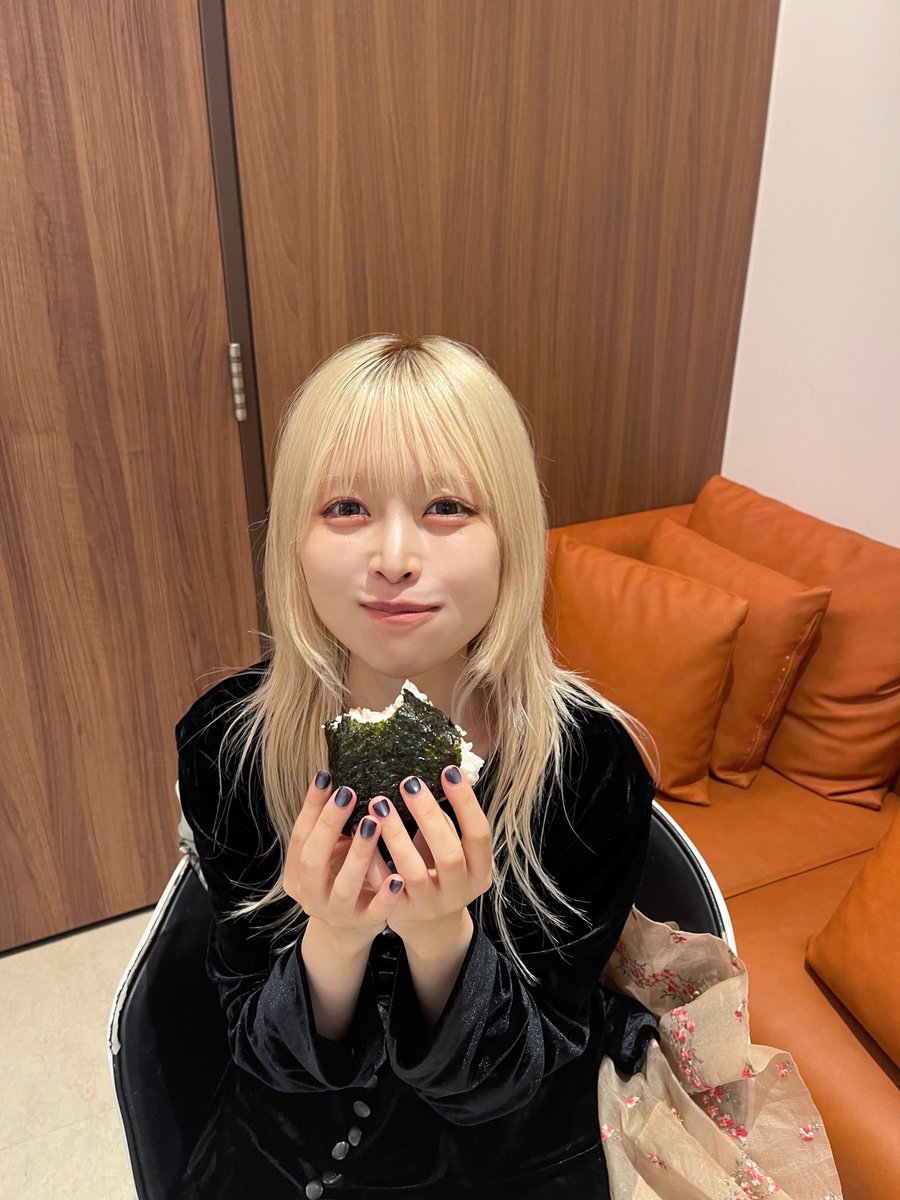 fujikawachiai's tweet photo. 藤川千愛ライブツアー2026、ツアーファイナル、台湾公演、楽しんでくれたかい？無事に完走じゃ。
今夜Zeppに集まってくれた全員が、睡蓮菜以上に愛おしいよ、笑
来年は３本指を立てて記念撮影じゃ、約束よ！ https://t.co/Me46WLHIUW