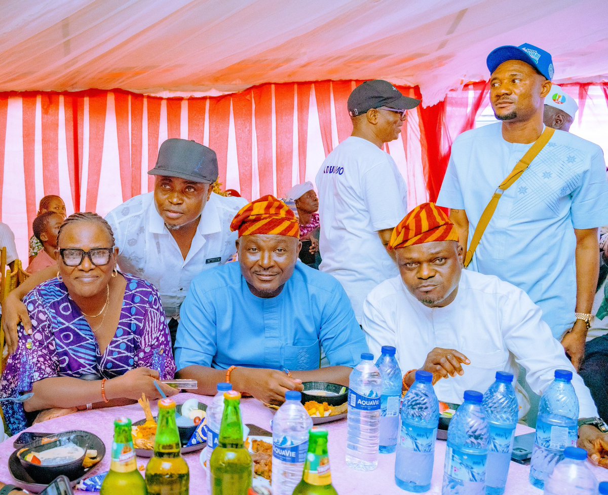 akinalabi's tweet photo. I was at Old Ife Road, Ibadan to celebrate with Alh Abdulmumuni Mustapha and his wife Hajia Munirat Mustapha as their daughter, Hafsoh, turned ONE. May she grow in great health and wisdom. https://t.co/IMUFngNstY
