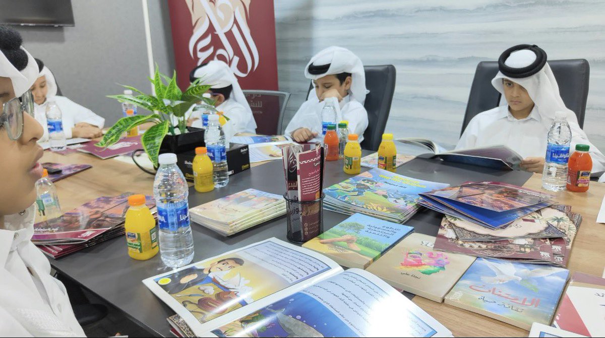 andalus_primary's tweet photo. دار البدع للنشر والتأليف،تسعد بالزيارة الاستطلاعية، التي قام بها أبناؤنا الطلبة إلى الدار الثلاثاء 22-9-2026،وتسلط الضوء عليها،وترصد تفاعلهم بين جنباتها،وتصفحهم لأرففها، المفعمة برائحة الكتابة، والتأليف؛ فأفسحت المجال أمامهم،وسهلت مهمتهم تجسيدا لرؤيتها وتطلعها لبناء الجيل الواعد. https://t.co/puf1usXlhN