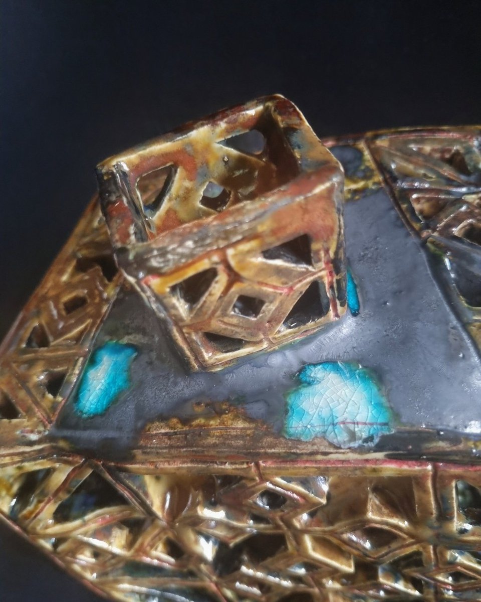 DelorseSlightam's tweet photo. Hinge 2024

The note... what happens when there is nothing in between to hold on to? Currently on display at the Linden New Art until 2 February 2025. https://t.co/SSTrBaiXzY