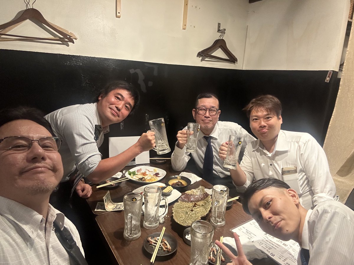 munezo_npm's tweet photo. 広島の先輩と沖縄支部の皆さんと軽ーく祝勝会。寝よう。 https://t.co/O2YtHoTmlV