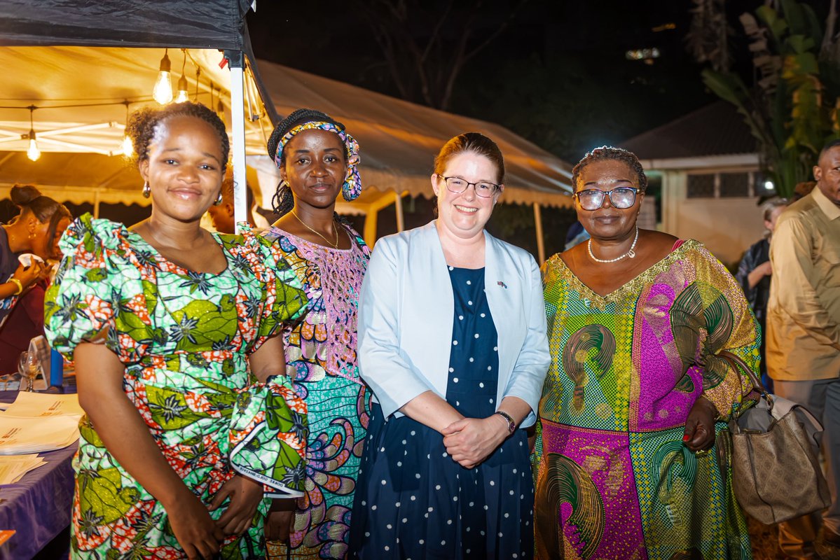 UKinDRC's tweet photo. #JournéeMondialeDeLaContraception 
| Lors d’une réception à la Résidence britannique , nous avons célébré avec nos partenaires une avancée majeure pour la santé et le pouvoir de décision des femmes en DRC

#MonCorpsMonChoix 🇬🇧🇨🇩 https://t.co/7rj8ozeglM