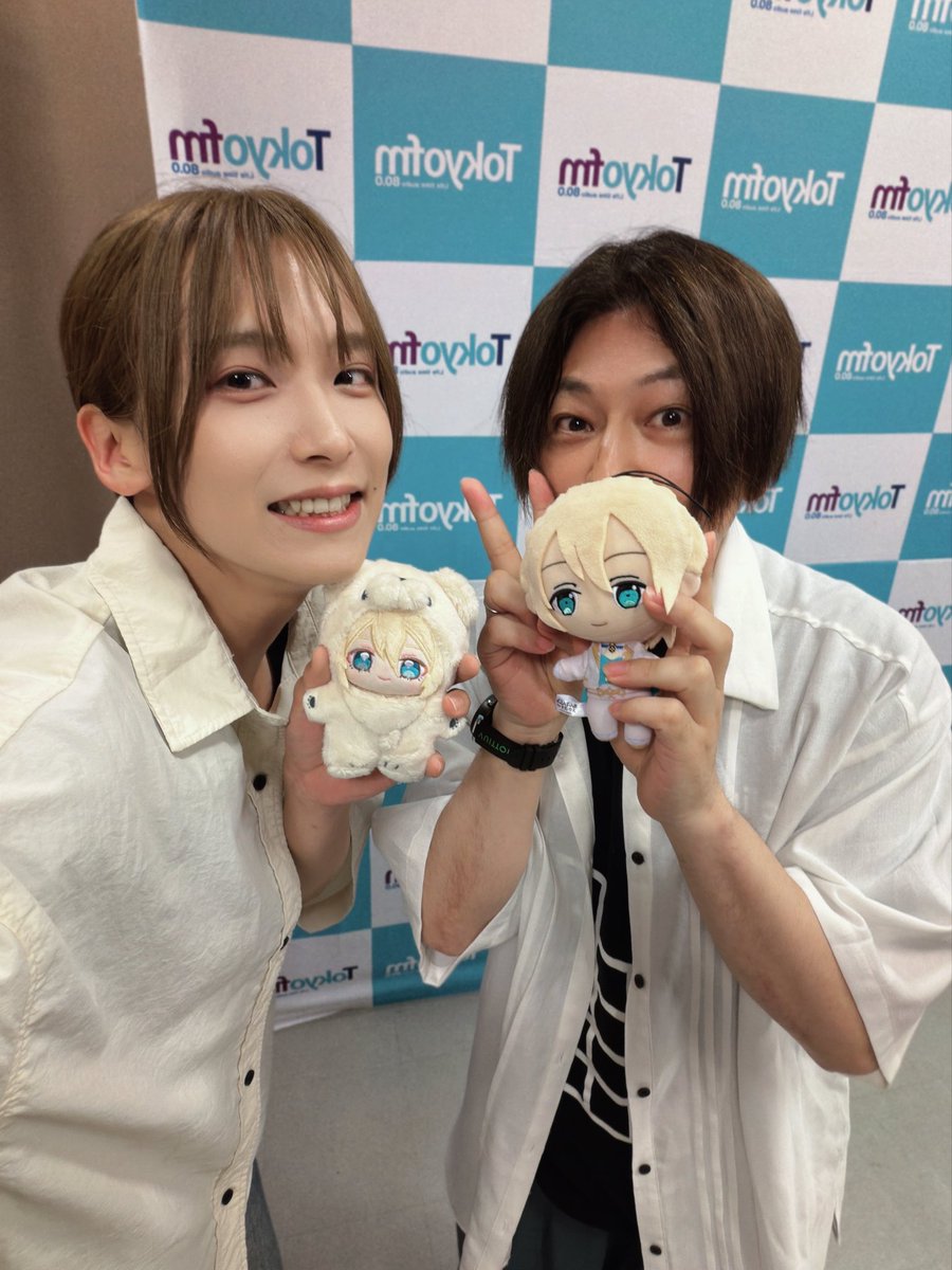 tomizono_rikiya's tweet photo. 幸せな時間でした…！
なんと！！
ウチの子と撮ってくださいました🪽✨
緑川さん優しすぎました。。
これからも沢山いじってください！！！🥹

#天祥院英智 
#緑川光 さん #富園力也 https://t.co/rG7yD9Hkra