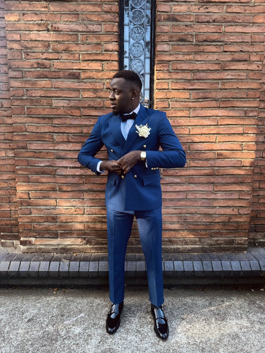 Sikowitz17's tweet photo. Groomsman duty!! 💒 https://t.co/OMpzb76d8s