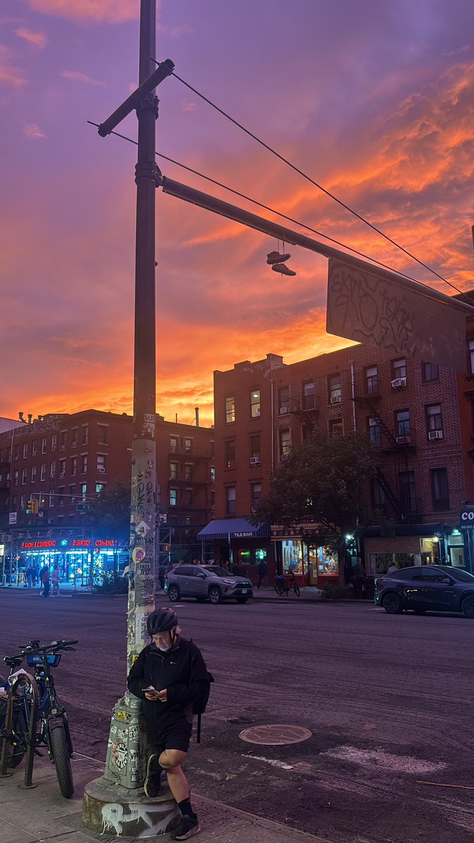 KunMexar's tweet photo. #NYCLife https://t.co/z7lDQTiw5Q
