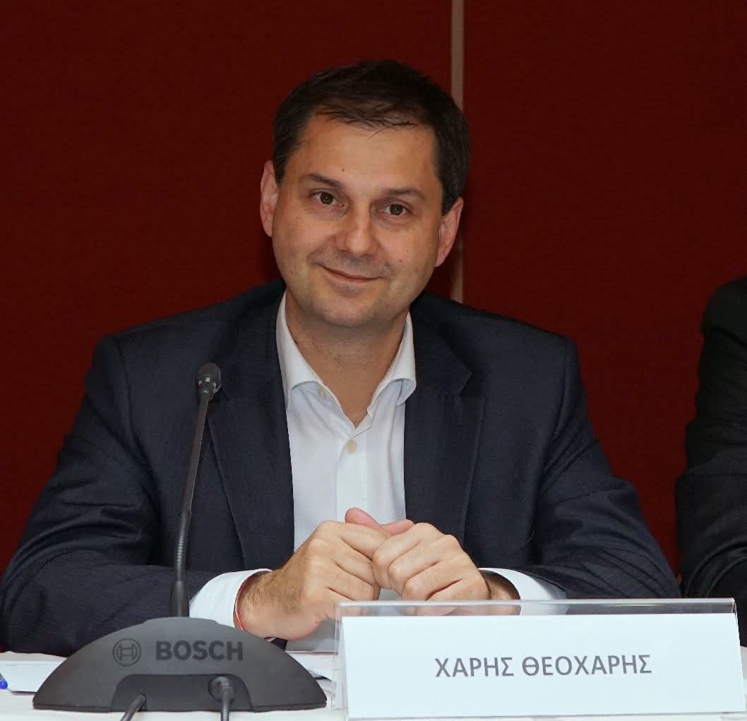 PGPapanikolaou's tweet photo. "Εκπροσωπεί τον νοικοκύρη κι όχι τον κακομοίρη" δήλωσε ο υπέρτατος κακομοίρης του εφταλίγουρου κοπροσκυλίσιου αστικού πολιτικαντισμού που κατάφερε να διαγραφεί από κόμμα το οποίο ο ίδιος είχε ιδρύσει και μετά κωλόγλειφε το μητσοτακέικο για καρεκλίτσες, κρατική κουτάλα κι αξιώματα https://t.co/PLBURuktHj