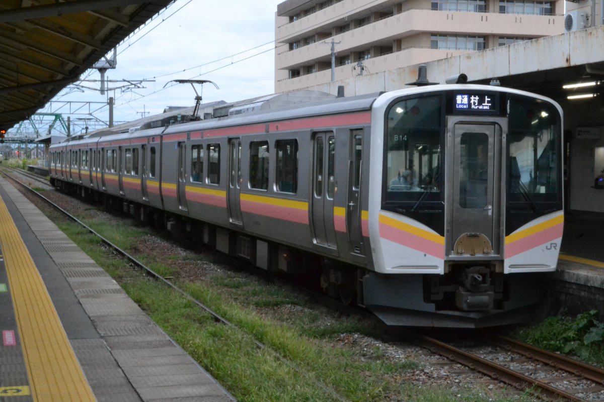 ujw2hp's tweet photo. 結構綺麗に撮れたと思う
#E129
#新発田
#撮り鉄 https://t.co/7osuRYJQ7U