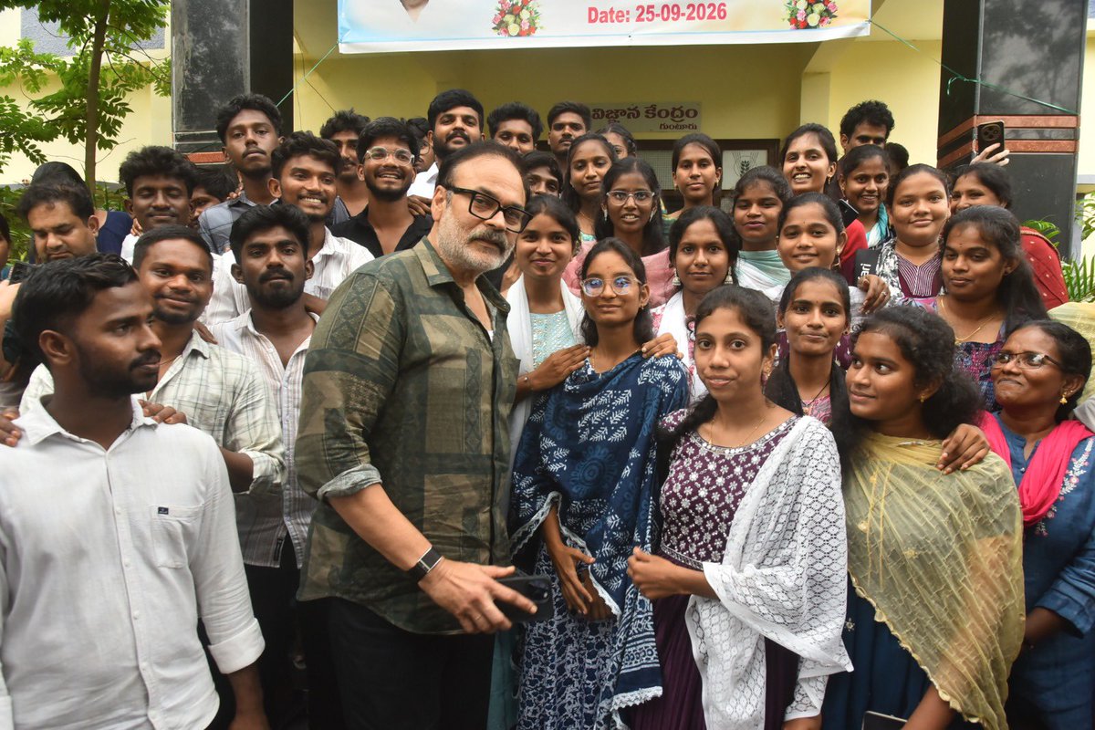 NagaBabuOffl's tweet photo. పర్యావరణ పరిరక్షణకు ట్రీ బ్యాంక్
• గుంటూరు కృషి విజ్ఞాన కేంద్రంలో నర్సరీ ఏర్పాటుకు ప్రతిపాదన
• ఆధునిక వ్యవసాయంతో గ్రామీణ యువతకు సరికొత్త ఉపాధి అవకాశాలు
• గుంటూరు లామ్ లోని కె.వి.కె.లో మొక్కలు నాటి, ప్రసంగించిన ఏపీ గ్రీన్ ఛైర్మన్ శ్రీ నాగబాబు గారు 

వ్యవసాయం, వ్యవసాయ అనుబంధ రంగాల అభివృద్ధితో పాటు పర్యావరణ పరిరక్షణ, గ్రామీణ యువతకు సుస్థిరమైన జీవనోపాధి అవకాశాల కల్పనపై సమగ్రంగా దృష్టి సారించాల్సిన అవసరం ఉందని ఏపీ గ్రీన్ ఛైర్మన్ శ్రీ నాగబాబు గారు పేర్కొన్నారు.  స్వచ్ఛతా హీ సేవా 2026 భాగంగా గుంటూరు లామ్‌లోని కృషి విజ్ఞాన కేంద్రంలో శుక్రవారం నిర్వహించిన వృక్షారోపణ కార్యక్రమంలో  పాల్గొన్నారు. మొక్కలు నాటి పర్యావరణ పరిరక్షణలో ప్రతి ఒక్కరూ భాగస్వాములు కావాలని పిలుపునిచ్చారు. ఈ సందర్భంగా శ్రీ నాగబాబు గారు మాట్లాడుతూ... “వ్యవసాయం, వ్యవసాయ అనుబంధ రంగాలే భవిష్యత్‌లో గ్రామీణ ప్రాంతాలకు కీలకమైన ఉపాధి ఆధారాలుగా నిలుస్తాయి.  గ్రామీణ యువత ఆధునిక వ్యవసాయ పద్ధతులు, ప్రకృతి ఆధారిత జీవనోపాధులు, నైపుణ్య ఆధారిత కార్యక్రమాలను ఉపాధి అవకాశాలుగా మలుచుకోవాలి. 

• ట్రీ బ్యాంక్, నర్సరీ ఏర్పాటుకు ప్రతిపాదన
పర్యావరణ కార్యక్రమాలను మరింత విస్తృతంగా అమలు చేయడంలో భాగంగా కృషి విజ్ఞాన కేంద్రం, లామ్‌తో ఏపీ గ్రీన్ అవగాహన ఒప్పందం కుదుర్చుకునే దిశగా చర్యలు చేపట్టాం. కృషి విజ్ఞాన కేంద్రం పరిధిలో భూమిని ఏపీ గ్రీన్ కు  అందుబాటులోకి తీసుకువచ్చి ట్రీ బ్యాంక్, నర్సరీ ఏర్పాటు చేయాలని ప్రతిపాదించాం. ఈ నర్సరీ ద్వారా ఏపీ గ్రీన్ ఆధ్వర్యంలో వివిధ ప్రాంతాల్లో చేపట్టే వృక్షారోపణ కార్యక్రమాలకు అవసరమైన నాణ్యమైన మొక్కలను పెంచడం, సంరక్షించడం, అందుబాటులో ఉంచడం సాధ్యమవుతుంది. కృషి విజ్ఞాన కేంద్రంలో అందుబాటులో ఉన్న శాస్త్రీయ పరిజ్ఞానం, వ్యవసాయ సాంకేతికత, నర్సరీ నిర్వహణ నైపుణ్యాలను ఏపీ గ్రీన్ పర్యావరణ కార్యక్రమాలతో అనుసంధానం చేయడం ద్వారా మెరుగైన ఫలితాలు సాధించవచ్చు. 

• స్టింగ్‌లెస్ బీ పెంపకంపై శిక్షణ
కార్యక్రమంలో భాగంగా గ్రామీణ యువతకు అందిస్తున్న స్టింగ్‌లెస్ బీ పెంపకం, తేనెటీగల పెంపకం శిక్షణ కార్యక్రమాలను శ్రీ నాగబాబు గారు పరిశీలించారు. శిక్షణ పొందుతున్న యువతతో మాట్లాడి, వారికి అందుతున్న శిక్షణ, ఉపాధి అవకాశాలపై వివరాలు తెలుసుకున్నారు. తేనెటీగల పెంపకం వంటి వ్యవసాయ అనుబంధ కార్యకలాపాలు గ్రామీణ యువతకు స్వయం ఉపాధి, అదనపు ఆదాయం, సుస్థిర జీవనోపాధి కల్పించడంలో ఉపయోగపడతాయి. రైతులు, యువతకు ఆధునిక సాంకేతిక పరిజ్ఞానం, నైపుణ్యాలను అందించడంలో కృషి విజ్ఞాన కేంద్రం కీలక పాత్ర పోషిస్తుందని అన్నారు. కార్యక్రమంలో ఏపీ గ్రీన్ సీఈవో శ్రీ బి.ఎన్.ఎన్. మూర్తి, అటవీ శాఖ సలహాదారు శ్రీ మల్లికార్జునరావు, గుంటూరు డి.ఎఫ్.ఓ. శ్రీమతి ఎం. హిమ శైలజ, కృషి విజ్ఞాన కేంద్రం డైరెక్టర్ డా. ఎం. యుగంధర్ తదితరులు పాల్గొన్నారు.