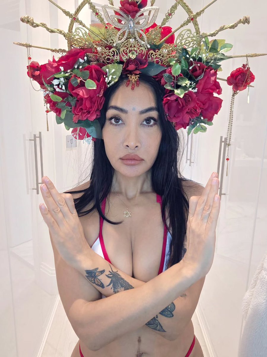 starpicsx's tweet photo. Sofia Hayat
#Sofia #SofiaHayat https://t.co/3eiIHqpbFZ