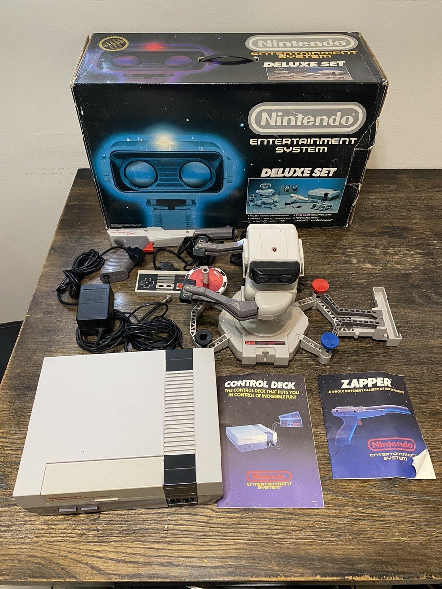 iknowyouz's tweet photo. In 1985, selling another video game console in the US was a risk.
Nintendo tested the NES in New York, pushed R.O.B. and the Zapper, and even called cartridges “Game Paks.”
It wasn’t just a new console. Nintendo was trying to make consoles look new again. https://t.co/v284YVFjJk