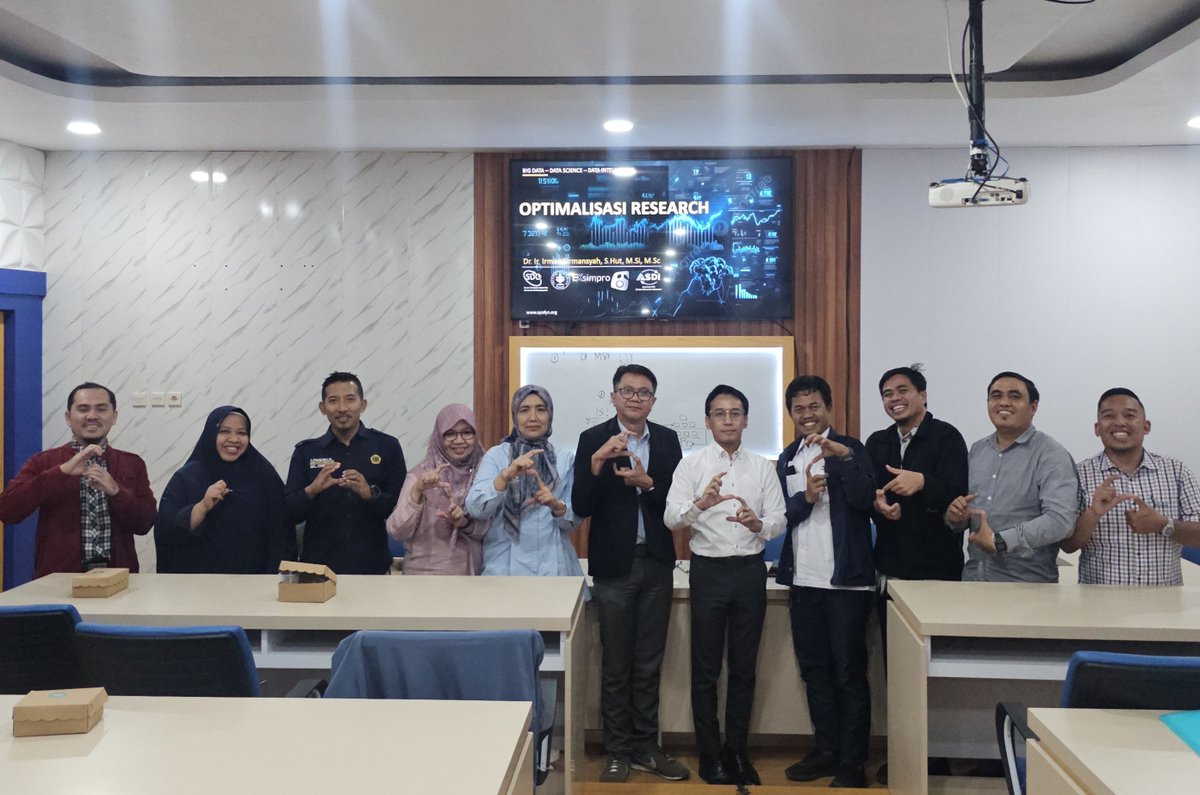 irmanf's tweet photo. Narasumber
Penguatan metode Sistem Dinamik dan Multiaspect Sustainability Analysis (MSA) untuk dosen-dosen FEB UNRAM, memperkuat konsep riset untuk hibah dan jurnal Scopus (Q1).

#narasumber #sistemdinamik #msa #riset #scopus #feb #unram https://t.co/rsGqRkoR1N
