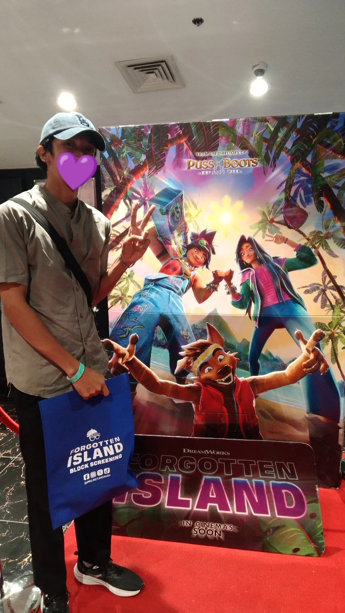 castellar_b's tweet photo. — ayun yumuko para makatawid sa gitna kasi nasa kabilang side pala seat ko 🙃 hehe.. pero thank you po!! @projectjhoaiah 💙
#ForgottenIsland #ForgottenIslandBlockScreening #ForgottenIslandxJAFS
#JAFS https://t.co/neT84e9GDQ