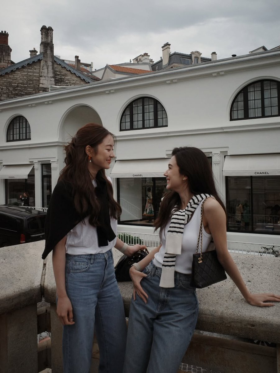 Hibiscus_M_'s tweet photo. เดี๋ยว ฉันเพิ่่งรู้เรื่องย่อของ The Seven Husbands of Evelyn Hugo ฉันคิดว่ามันคือนิยายเล่าชีวิตนักแสดงในวงการเฉยๆ​ จริงๆมันคือนิยายแซฟฟิกหรอ แล้วลีน่าหมิวอยากเล่นเรื่องนี้มาก 😭😭😭😭😭😭

#ลีน่าหมิว #LenaMiu https://t.co/IaeBglU1Do