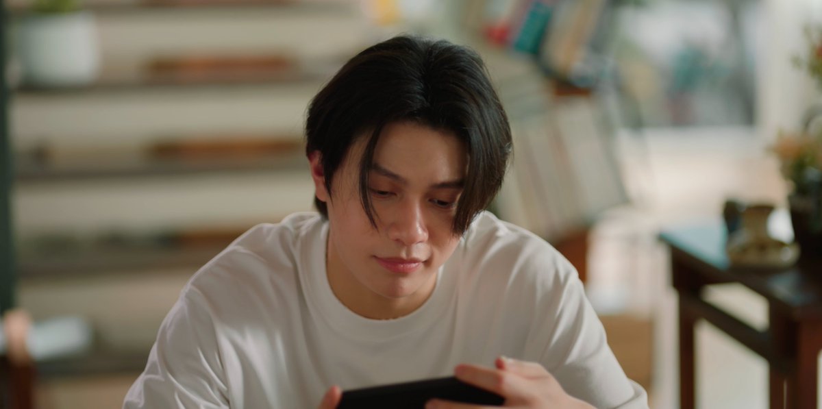 GMMTV's tweet photo. เธอช่วยเพื่อนเราหน่อยน้าาา 🤏🏻
#YouManiacSeriesEP5
@Williamjkp1 @EstRvp https://t.co/oAiW8MnPUH
