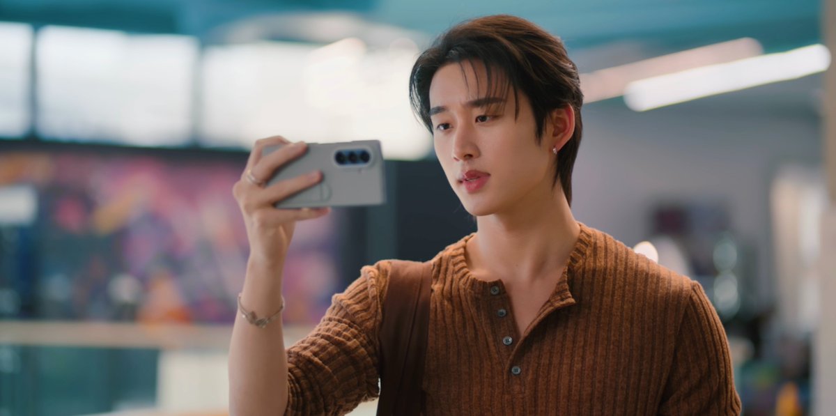 GMMTV's tweet photo. เธอช่วยเพื่อนเราหน่อยน้าาา 🤏🏻
#YouManiacSeriesEP5
@Williamjkp1 @EstRvp https://t.co/oAiW8MnPUH